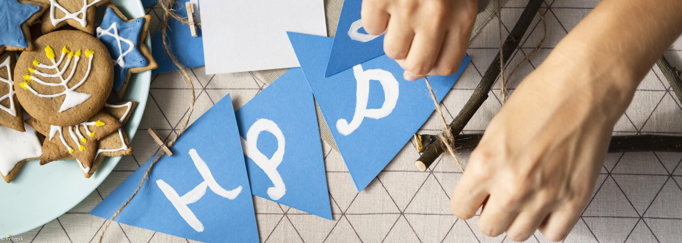 happy-hanukkah-traditional-festival-top-view